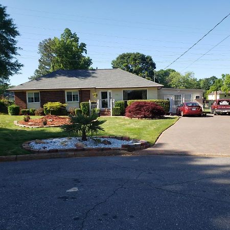 Bright & Spacious Studio Close To Clt Airport Gastonia Εξωτερικό φωτογραφία